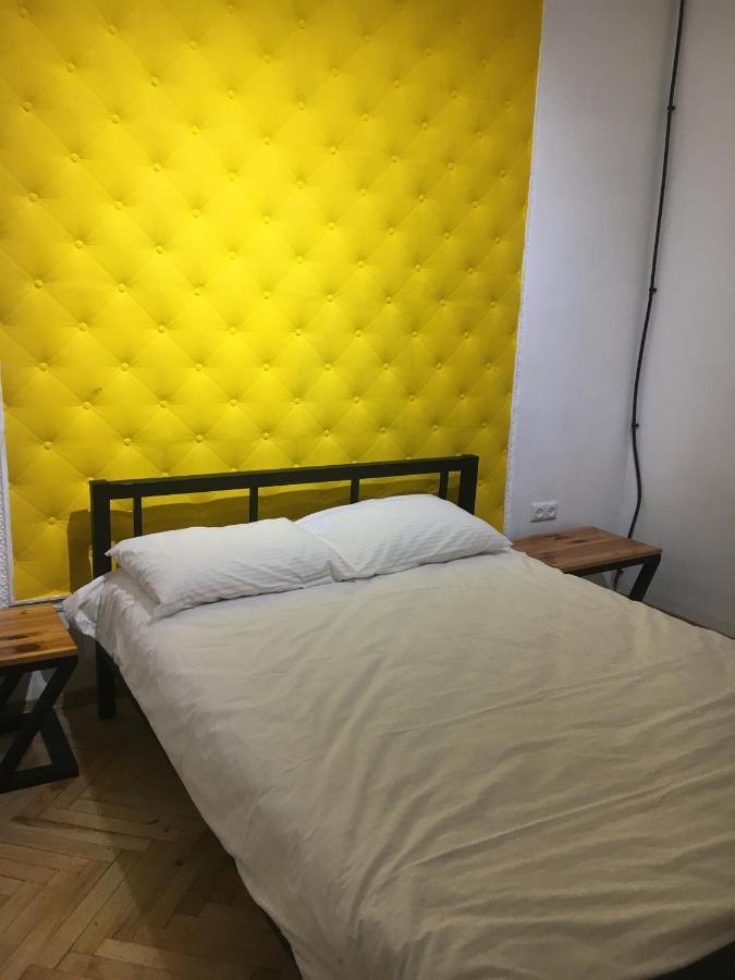 21/9 Baker Street Hostel Liov Exterior foto