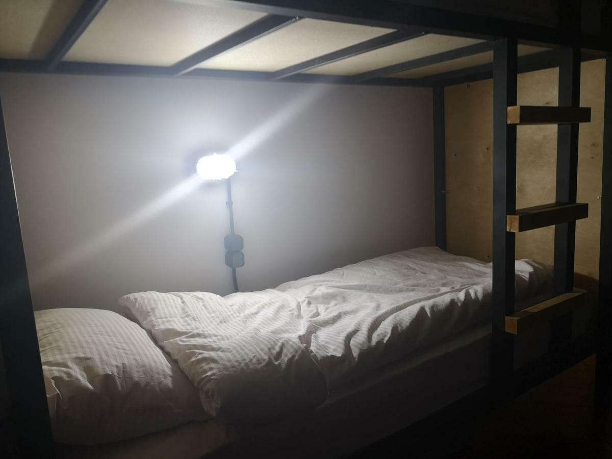 21/9 Baker Street Hostel Liov Exterior foto
